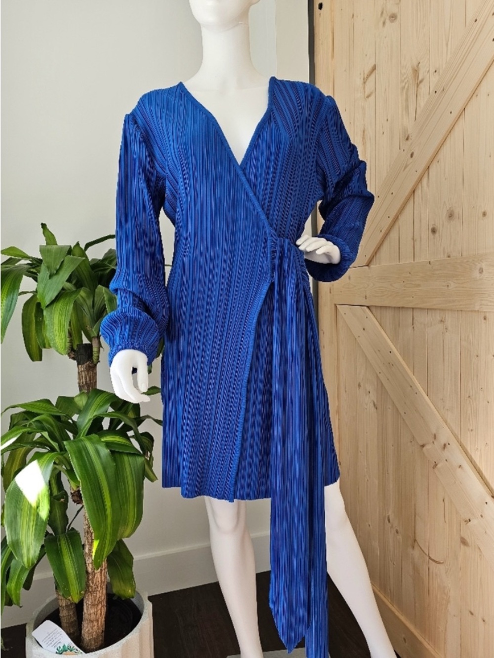 Pretty Little Thing Blue Plisse Wrap Front Bodycon V Neck Dress Size 14 NWT